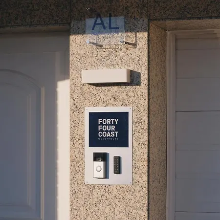 44 Forty Four Coast - 에스피뇨