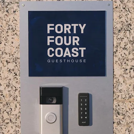 44 Forty Four Coast - 게스트하우스